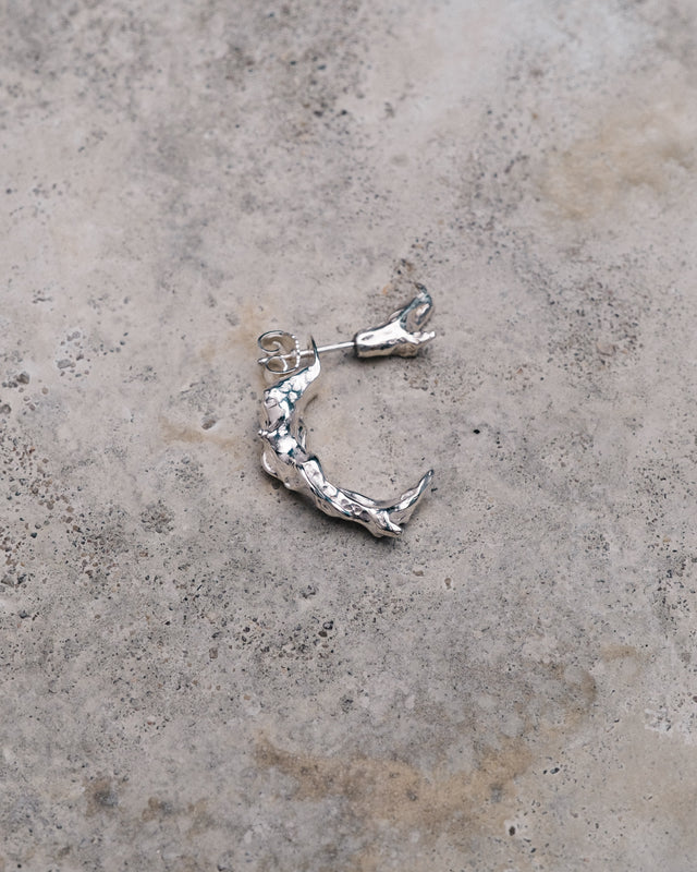 Curved Stinger Earring